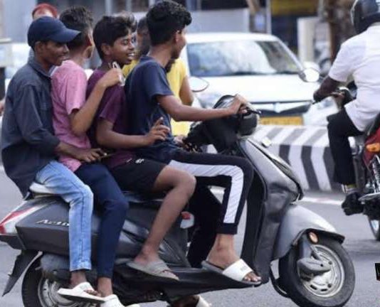 भरधाव बाईकर्स वर अंकुश लावण्याची गरज